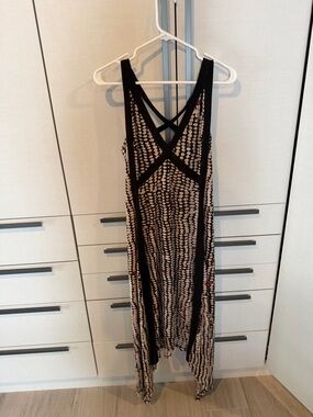 BCBGMaxAzria Black and Beige Patterned Midi Dress